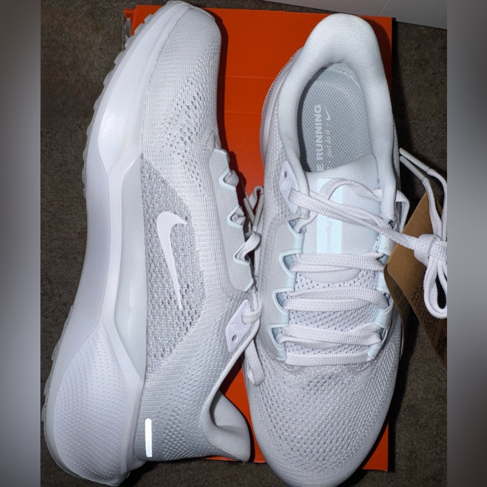 Brand New, Nike Women’s White and Gray Pegasus 41 Running Shoes